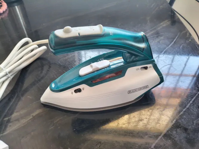 Ferro de passar roupa BLACK&DECKER bivolt
