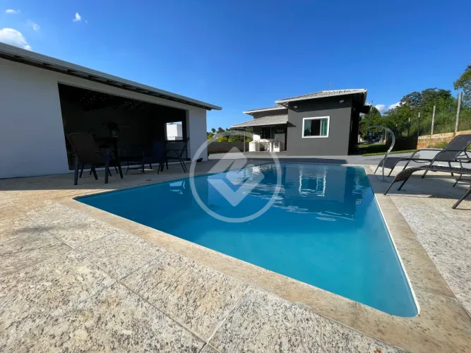 Casa em condomínio com piscina em Lagoa Santa  Conforto, tecnologia e natureza em perfeita