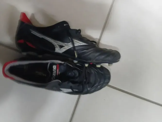 Chuteira mizuno neo