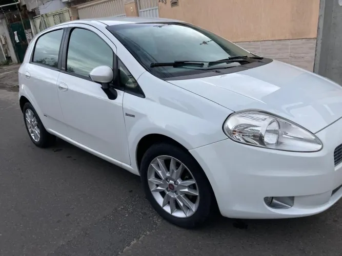Fiat Punto Essence Dualogic 1.6 Flex 16V 5P 2012