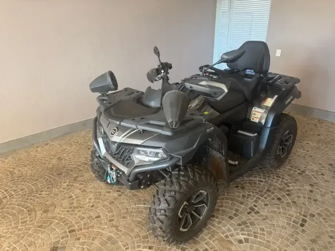 Quadriciclo CFORCE 625