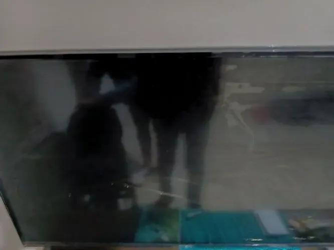 Smart TV LG 43 (Tela Quebrada) Retirada das placas.