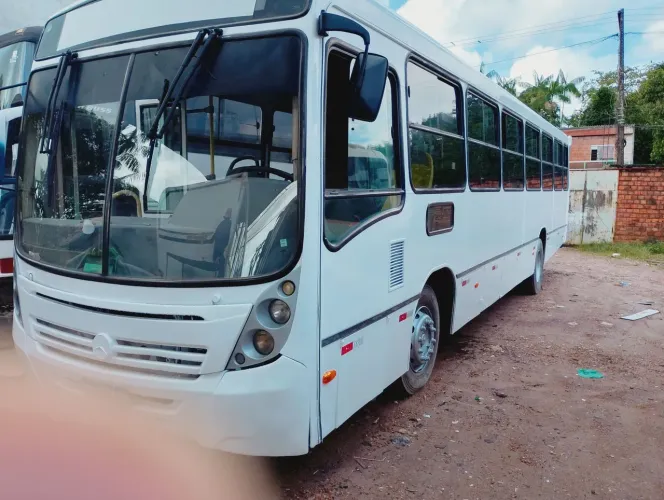 2 Ônibus urbano Mercedes 1722 e 1724 / 2010 e 2014