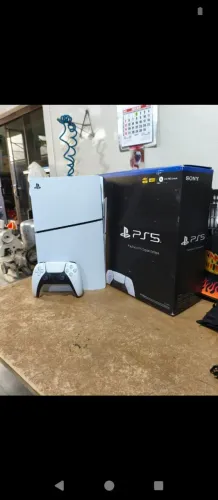 Ps 5 slim digital menos de 5 meses de uso