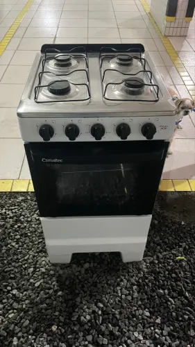 Fogão com mangueira 200,00