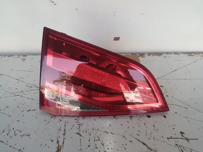 Lanterna Esquerda Audi A4 2008 2009 2010 A 2012  Original Lj Vermelha