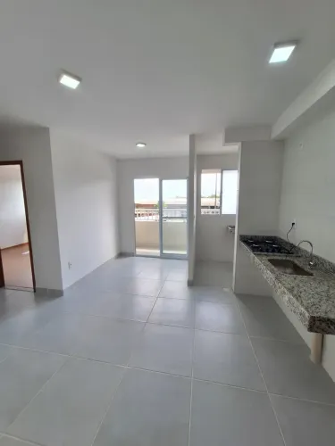 Alugo Apartamento com suíte e varanda no Cond. Mata dos Cardeais no Antares, próx. a Caraj