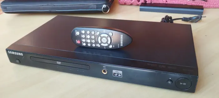 Mini DVD Samsung entrada Microfone (191k)