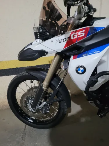 Vendo BMW GS 800 bem cuidada.