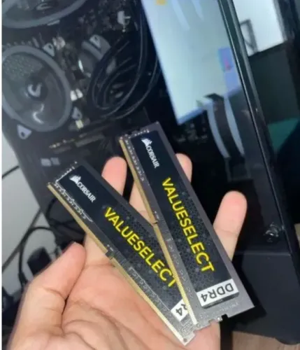 Memoria ram ddr4 8 corsair 4×2