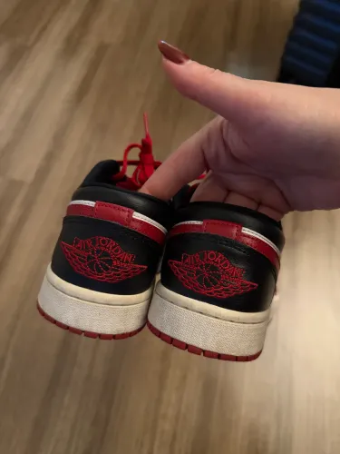 tênis nike air jordan 1 low reverse black toe