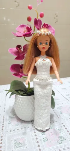 Boneca Susi Estrela Clássica + vestido de gala noiva em crochê exclusivo