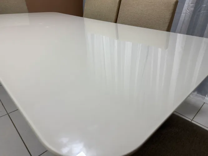 Mesa com tampa de vidro 6 lugares + cadeiras