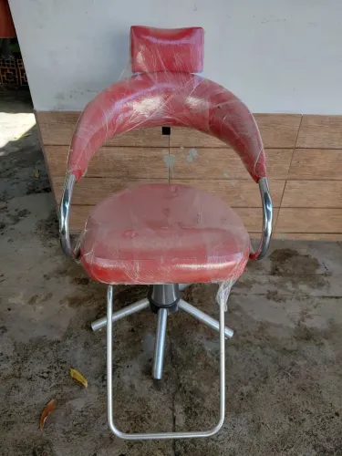 Cadeiras para cabeleireiro. Baratinhas. 