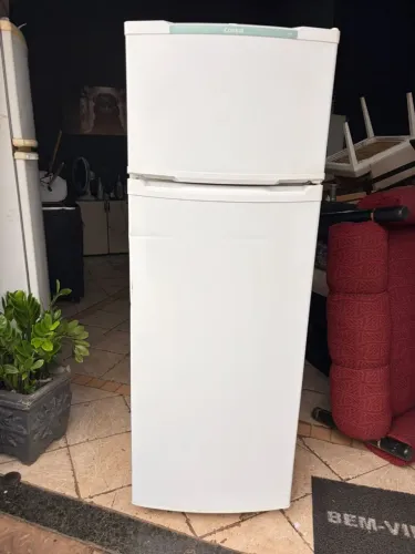 Geladeira cônsul Dgelo seco 336 litros funcionando perfeitamente ((ENTREGO GRATIS))