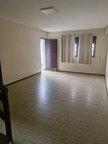 Imóvel para aluguel tem 138 metros quadrados com 5 quartos em Imbetiba - Macaé - RJ