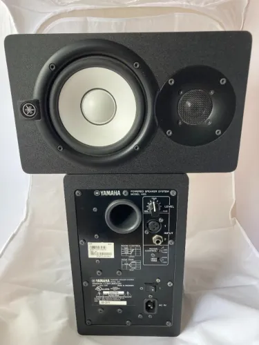 1 monitor de audio Yamaha HS5