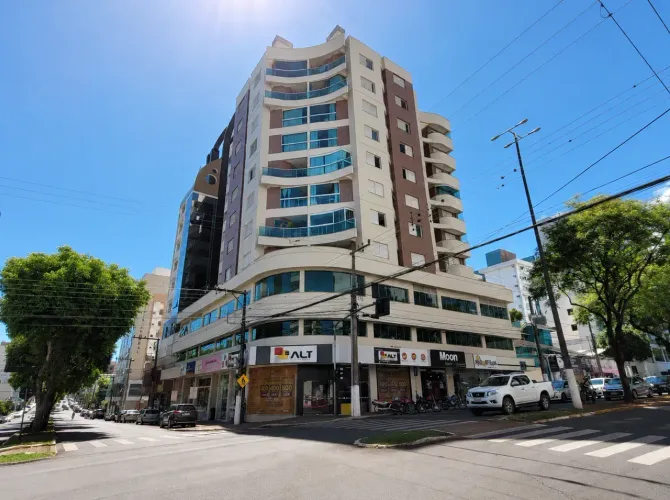 Apartamento semimobiliado para Locação - 3 quartos - Centro - Chapecó-SC
