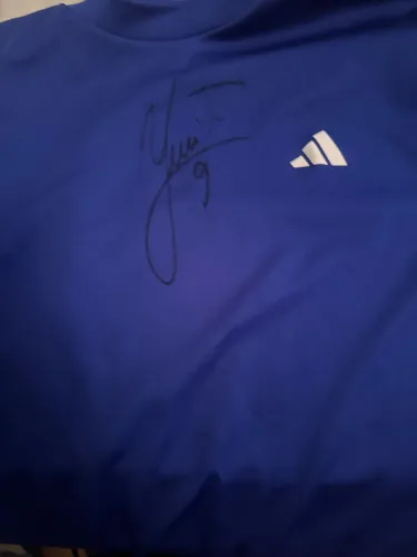 Camiseta da adidas com autógrafo do Yuri Alberto do Corinthians