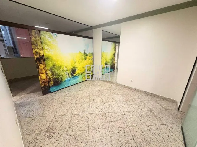 Sala Comercial com Vaga para Aluguel em Icaraí Niterói (45m²) | 2 Salas, 2 Banheiros e Po
