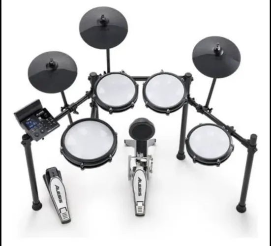 BATERIA ALESIS NITRO MAX (OPORTUNIDADE) AINDA NA GARANTIA