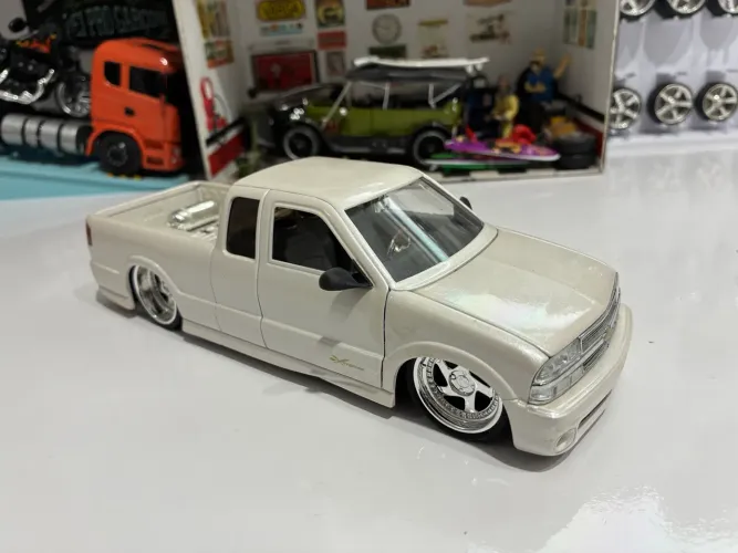 Miniatura Chevrolet S10 Xtreme