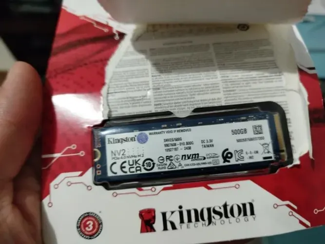 SSD Kingston NV2 500GB NVMe M.2 2280 (Leitura até 3500MB/s e Gravação até 2100MB/s)