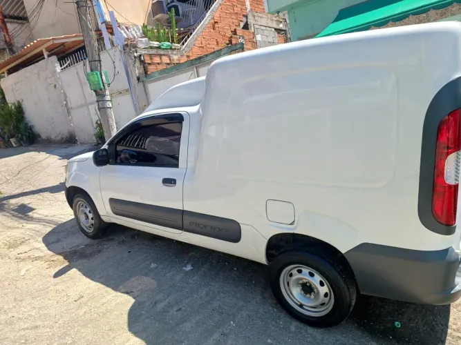 Fiat Uno Attractive 1.0 EVO Fire Flex 8V 5P 2021