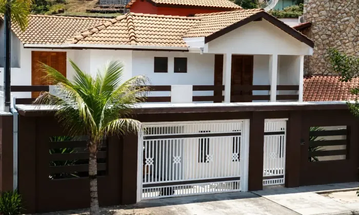 Casa de condomínio para venda possui 273 metros quadrados com 4 quartos