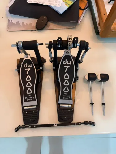Pedal Duplo DW7000 - SEMINOVO ( USADO 2 VEZES)