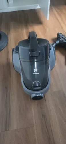 Aspirador Electrolux com todos os acessórios (Praticamente novo)