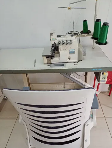 Máquina overloque conjugada direct com arremate 