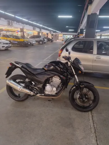 CB300 ano 2013 aceito proposta R$.8.900