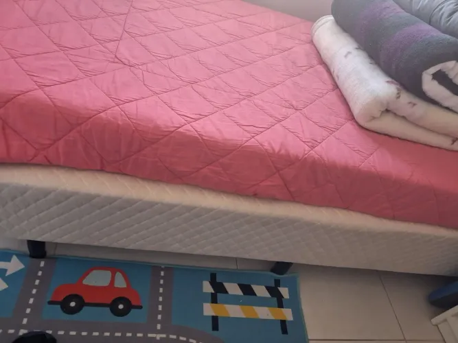Vendo camabox base solteiro em excelente estado 100 reais