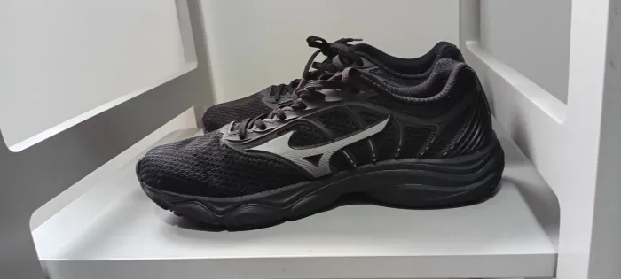 Vendo mizuno jet 6 tamanho 35 em ótimo estado