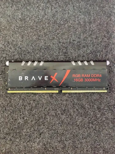Memória RAM RGB 16GB Brave X DDR4 3000MHz CL16 Preta - Bom Estado (Chips Samsung)