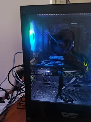 Computador gamer completo, sem monitor.