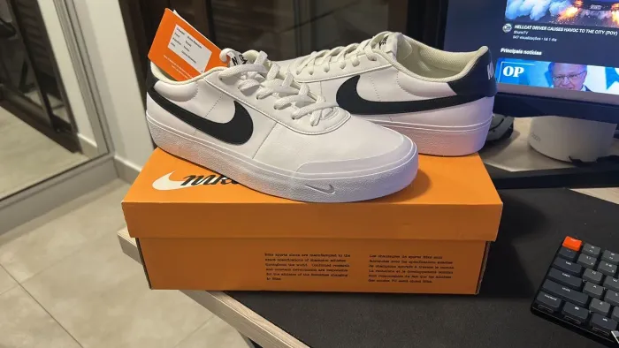 Tênis Nike Court Shot