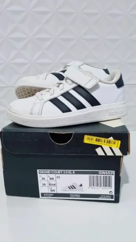 Tênis menino Adidas original tamanho 26 26