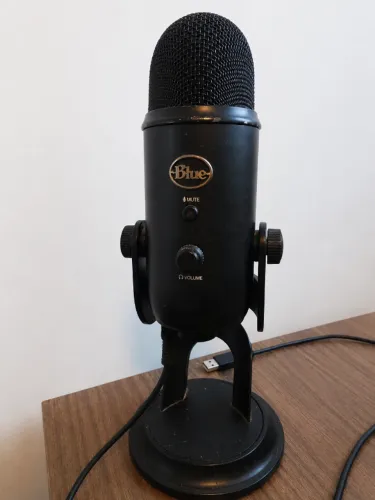 Microfone Blue Yeti Blackout Preto USB