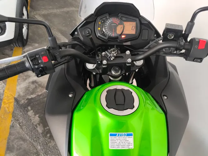 Vendo moto Kawasaki 2025