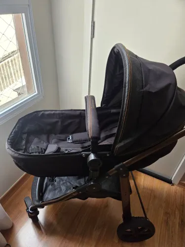 Carrinho de bebê Galzerano + bebê conforto