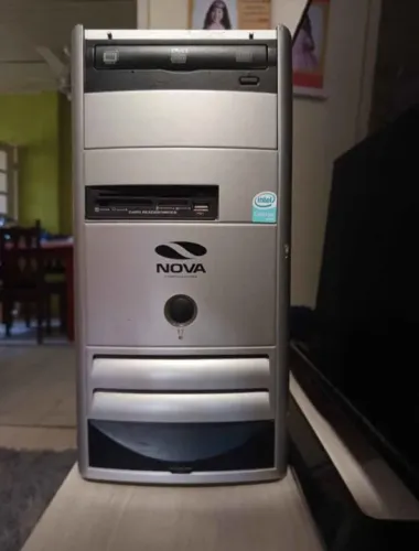 Computador Intel início dos anos 2000, sem fonte/ssd/hd