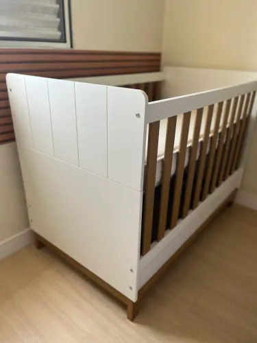 Berço Mini Cama 2 em 1 Branco e Madeira - Pouquíssimo Uso