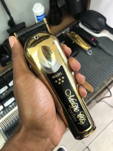 Máquina de cortar cabelo Magic Clip Cordless Gold