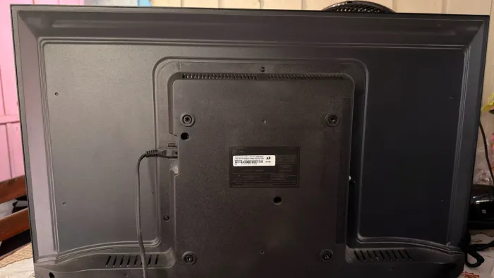 TV Philco 32 Seminova em Ótimo Estado + Controle