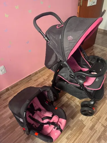 Carrinho de bebê + bebê conforto