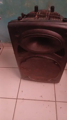 Vendo caixa de som 350 reais pra vim buscar