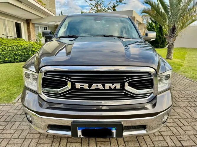 Ram Classic Laramie 5.7 V8 16V Gasolina 4X4 Aut. 2023