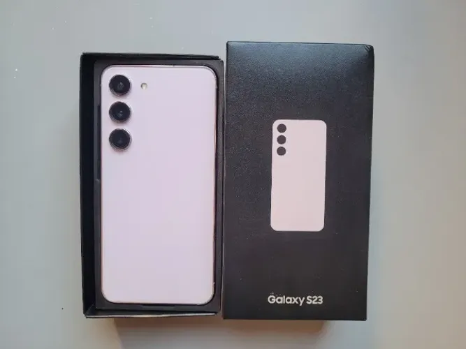 Galaxy S23 128gb Lilás em estado de novo com caixa manual e acessórios.